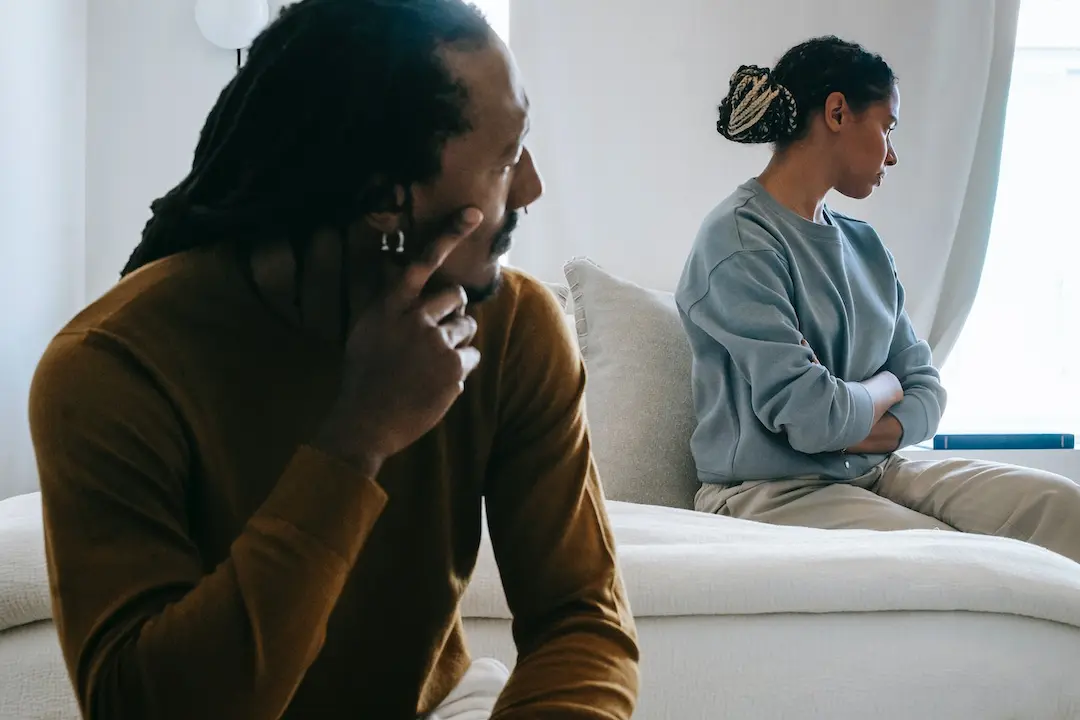 Picture of a couple fighting wondering how are 401ks split in a divorce